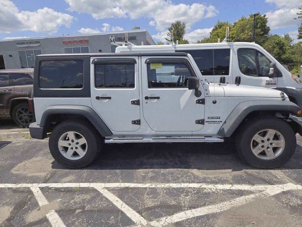 2014 Jeep Wrangler Unlimited Sport photo 5