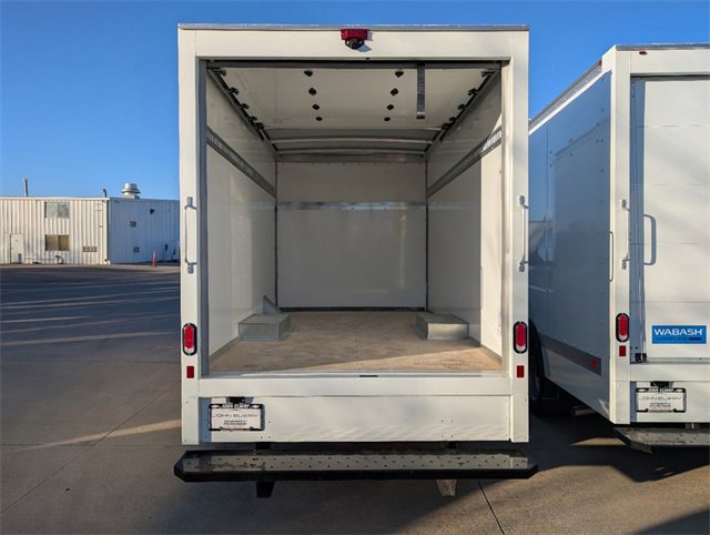 2024 Chevrolet Express Cutaway 3500 photo 3