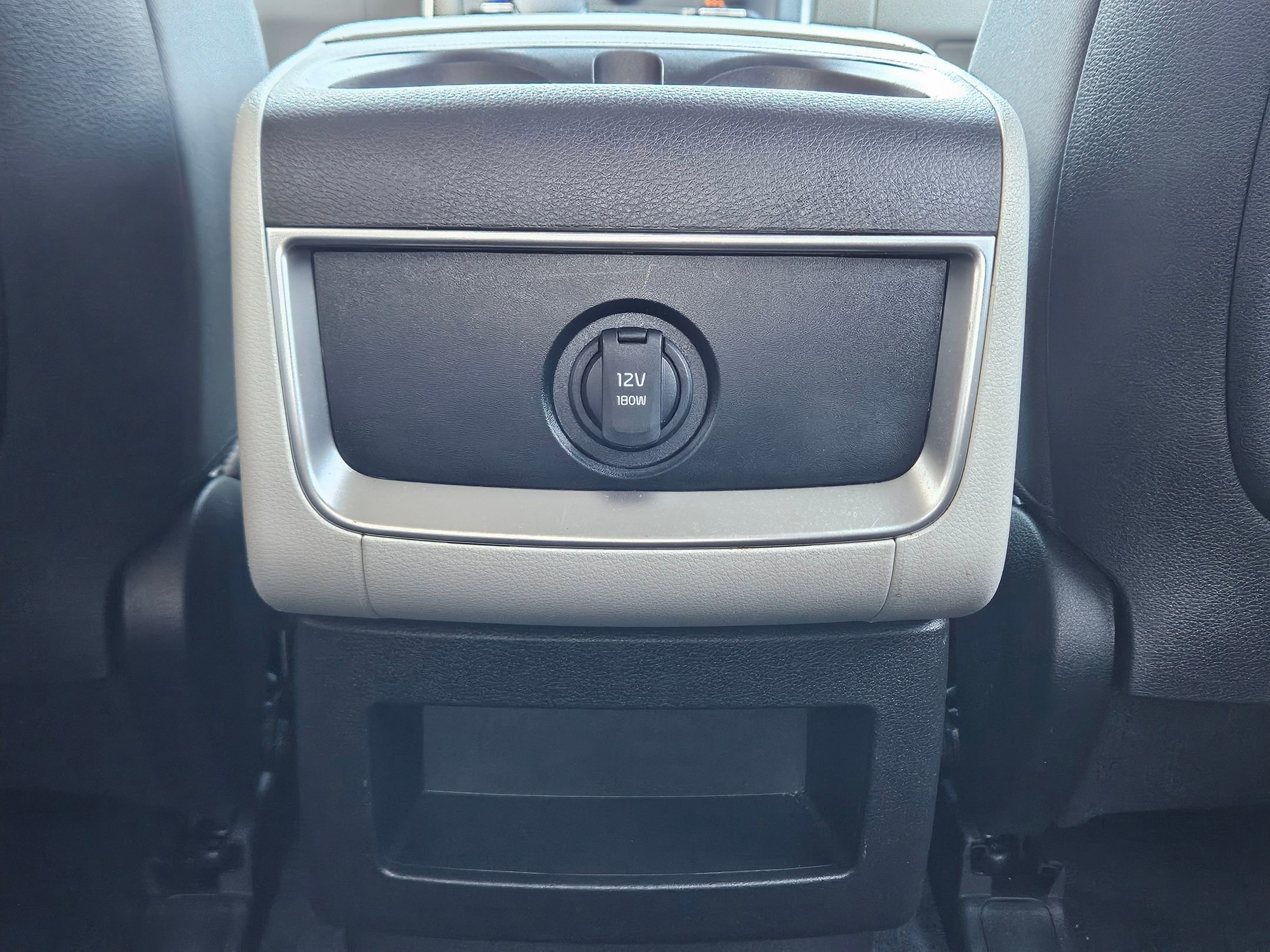 2023 Kia Carnival LX photo 23