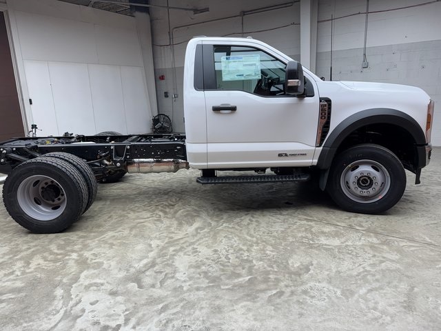 2025 Ford F-600 photo 6