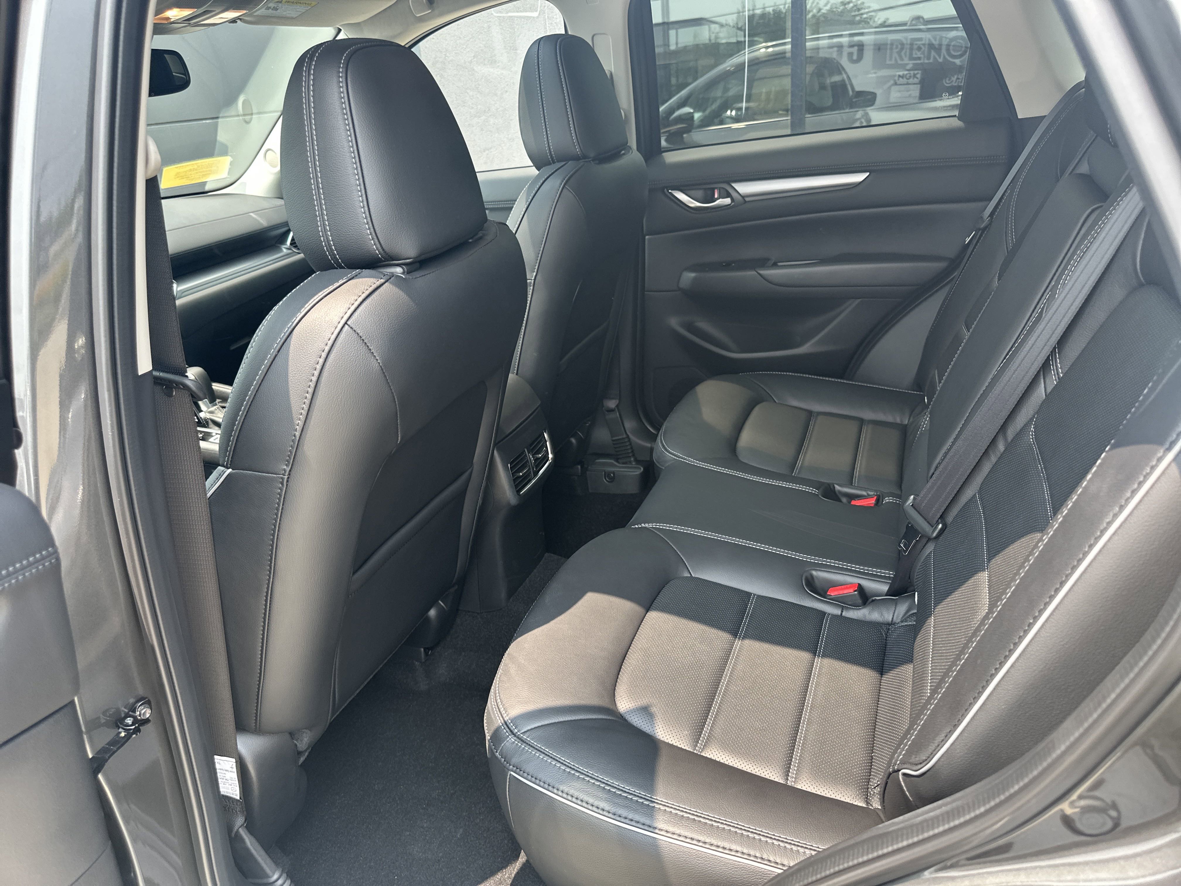 2025 Mazda CX-5 2.5 S Preferred photo 10