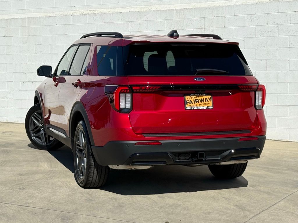 2025 Ford Explorer ST-Line photo 5