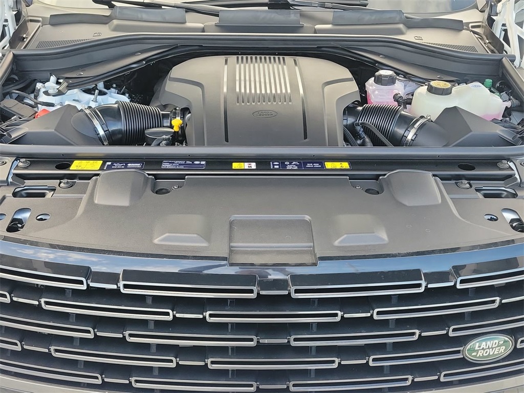 2025 Land Rover Range Rover SE photo 29