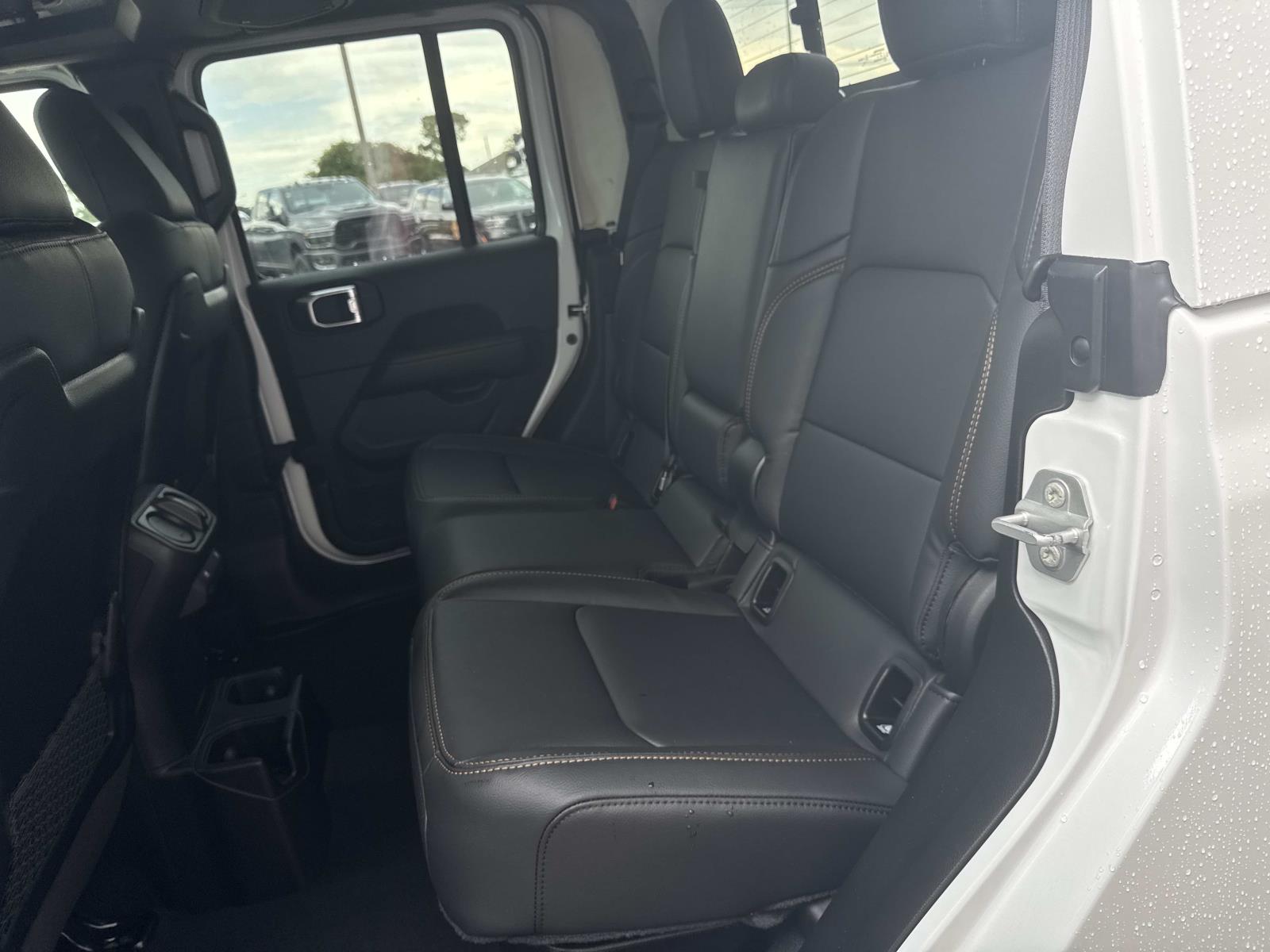 2025 Jeep Gladiator Sport photo 4