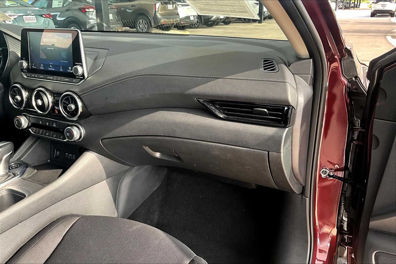 2024 Nissan Sentra SV photo 16