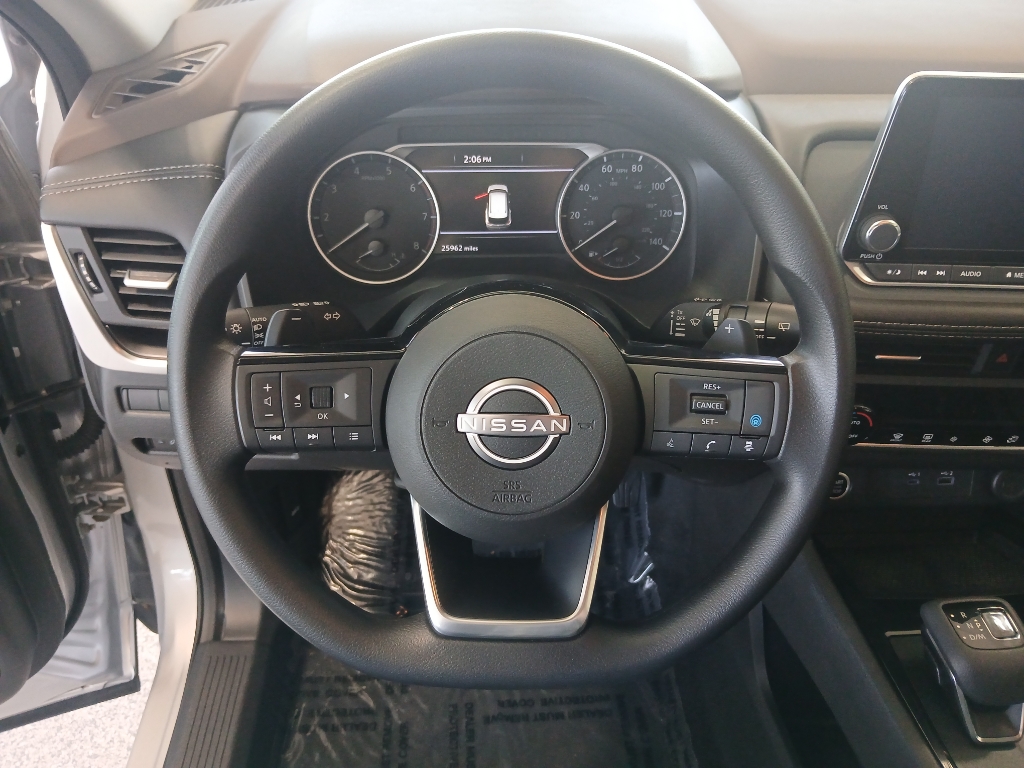 2023 Nissan Rogue SV photo 12