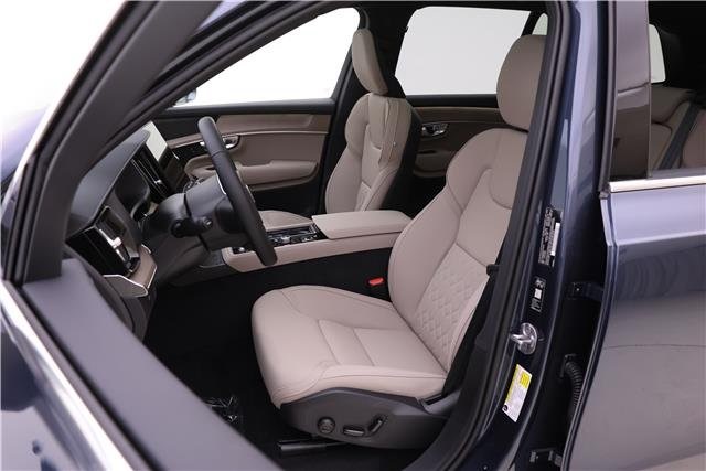 2026 Volvo XC90 Plus photo 7