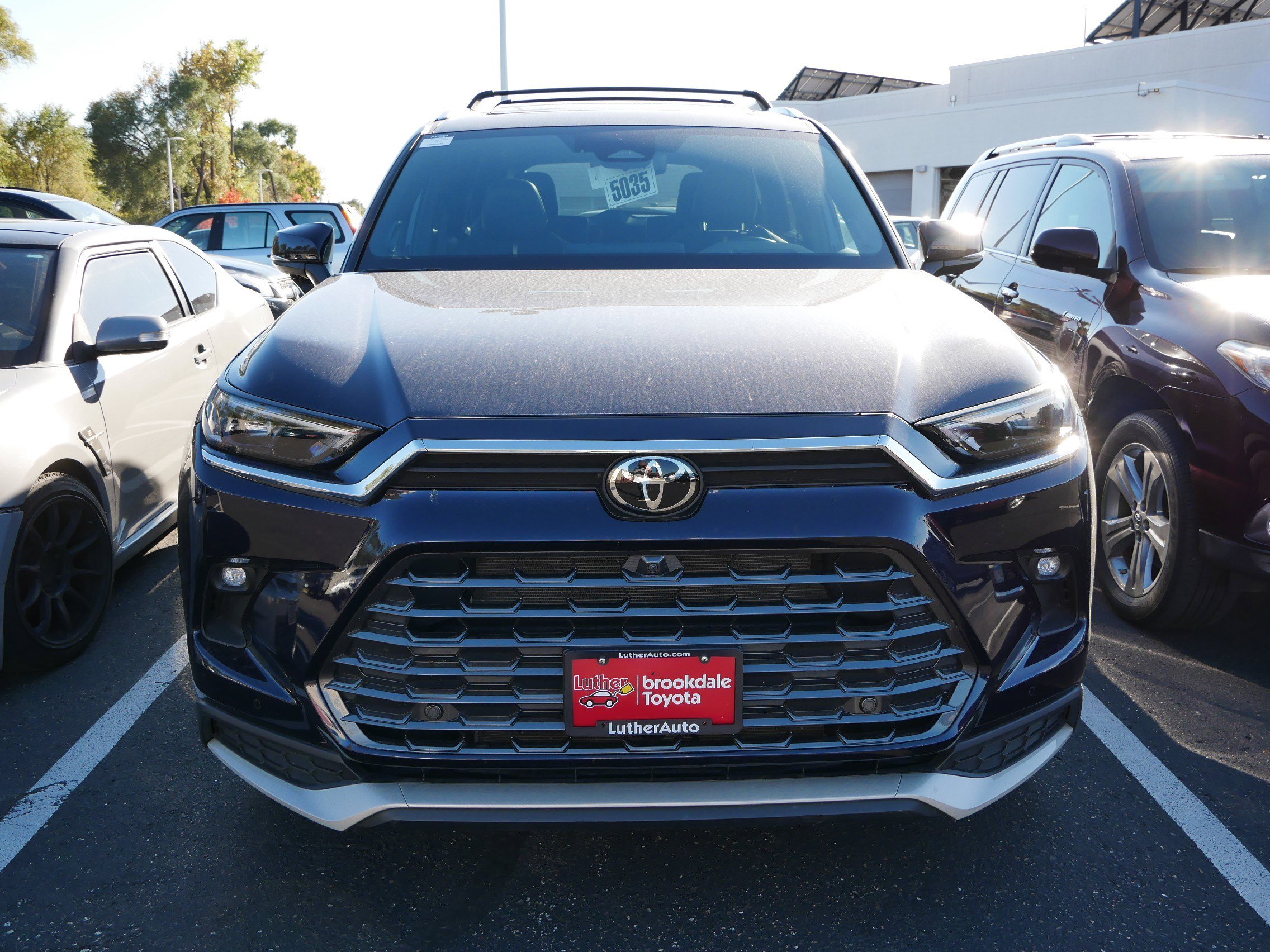 Used 2024 Toyota Grand Highlander Platinum with VIN 5TDADAB56RS005253 for sale in Brooklyn Center, Minnesota
