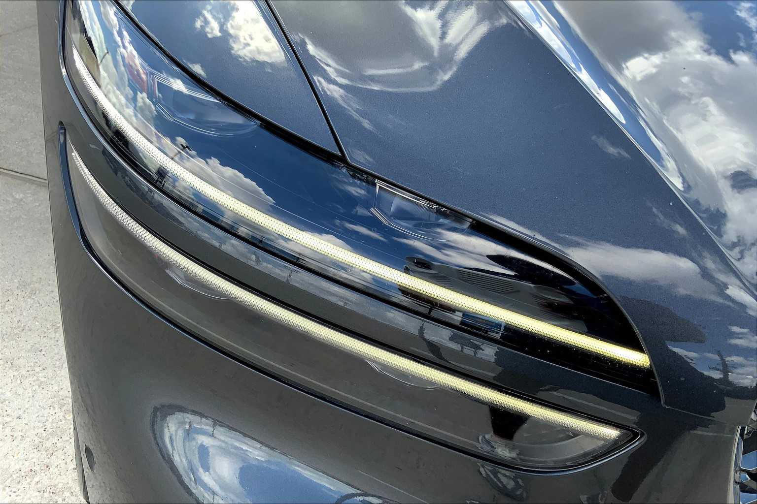 2022 Genesis GV70 3.5T Sport photo 25