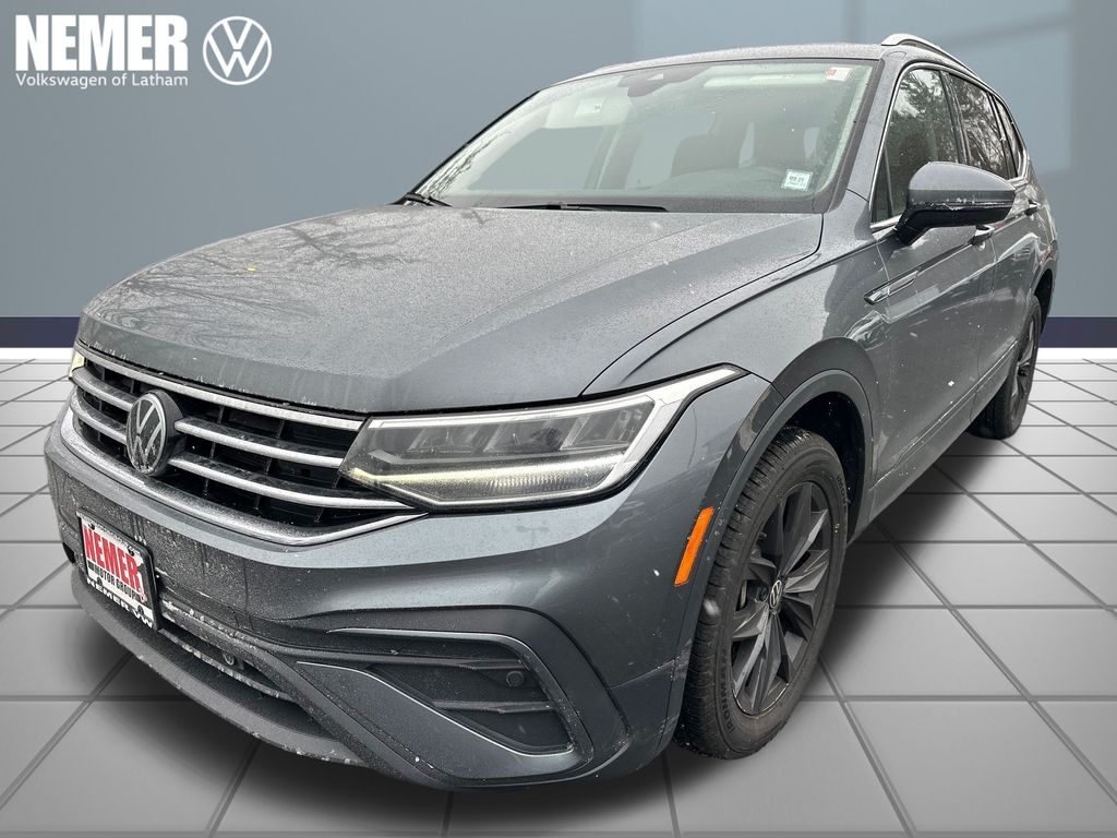 2024 Volkswagen Tiguan SE's photo