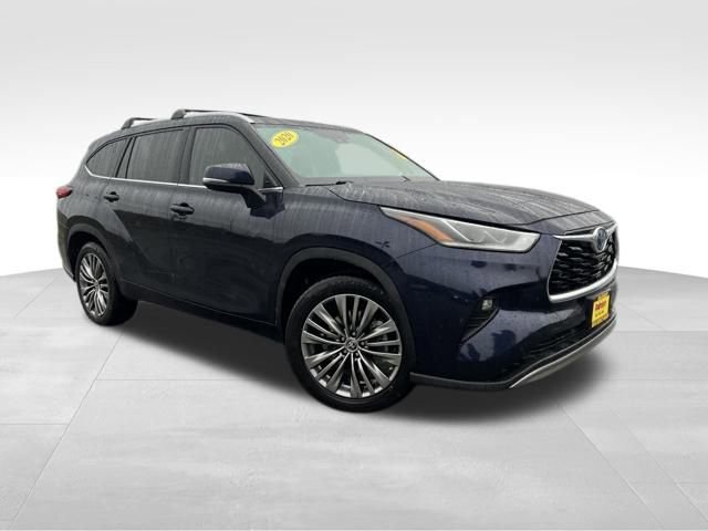 2020 Toyota Highlander Platinum's photo