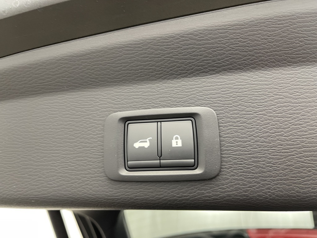 2025 Mitsubishi Outlander SE photo 30