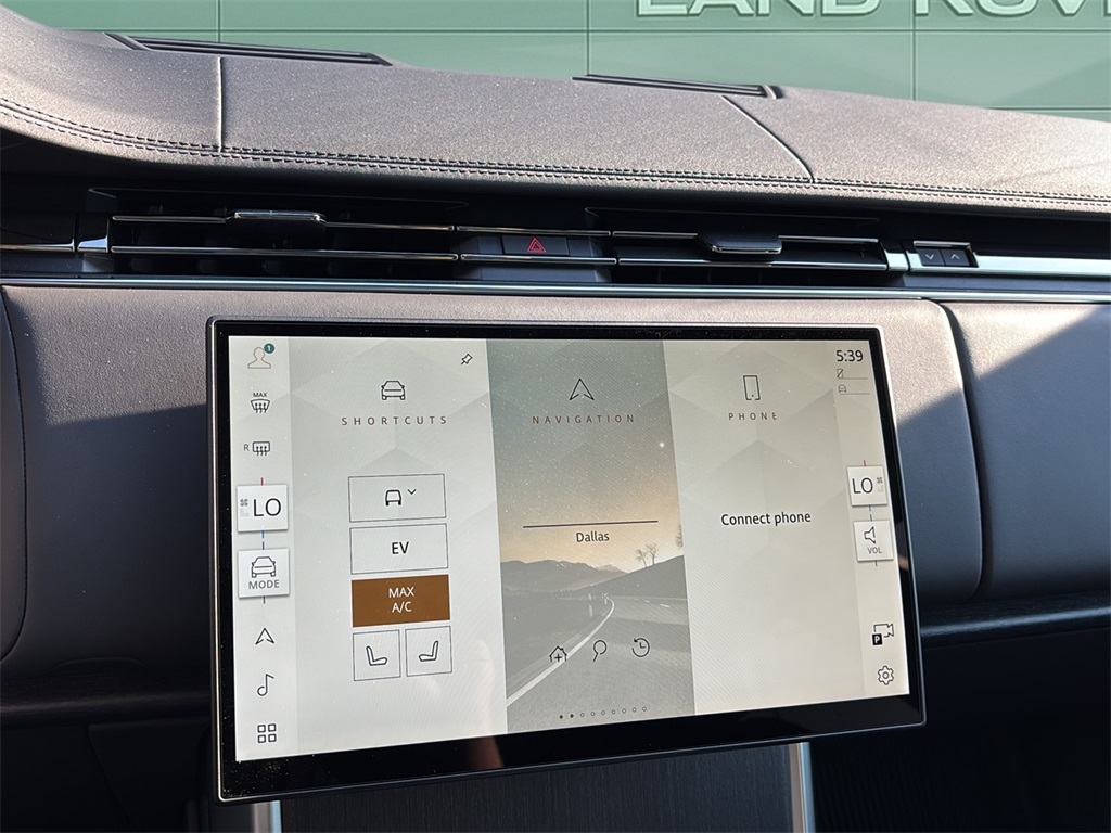 2025 Land Rover Range Rover SE photo 17
