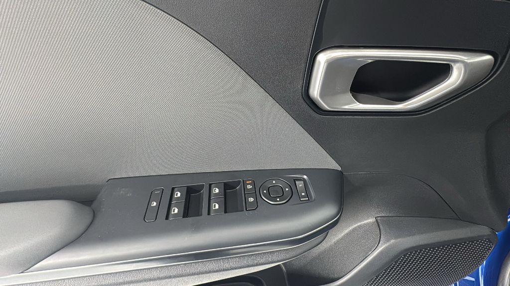 2025 Kia K4 LXS photo 16