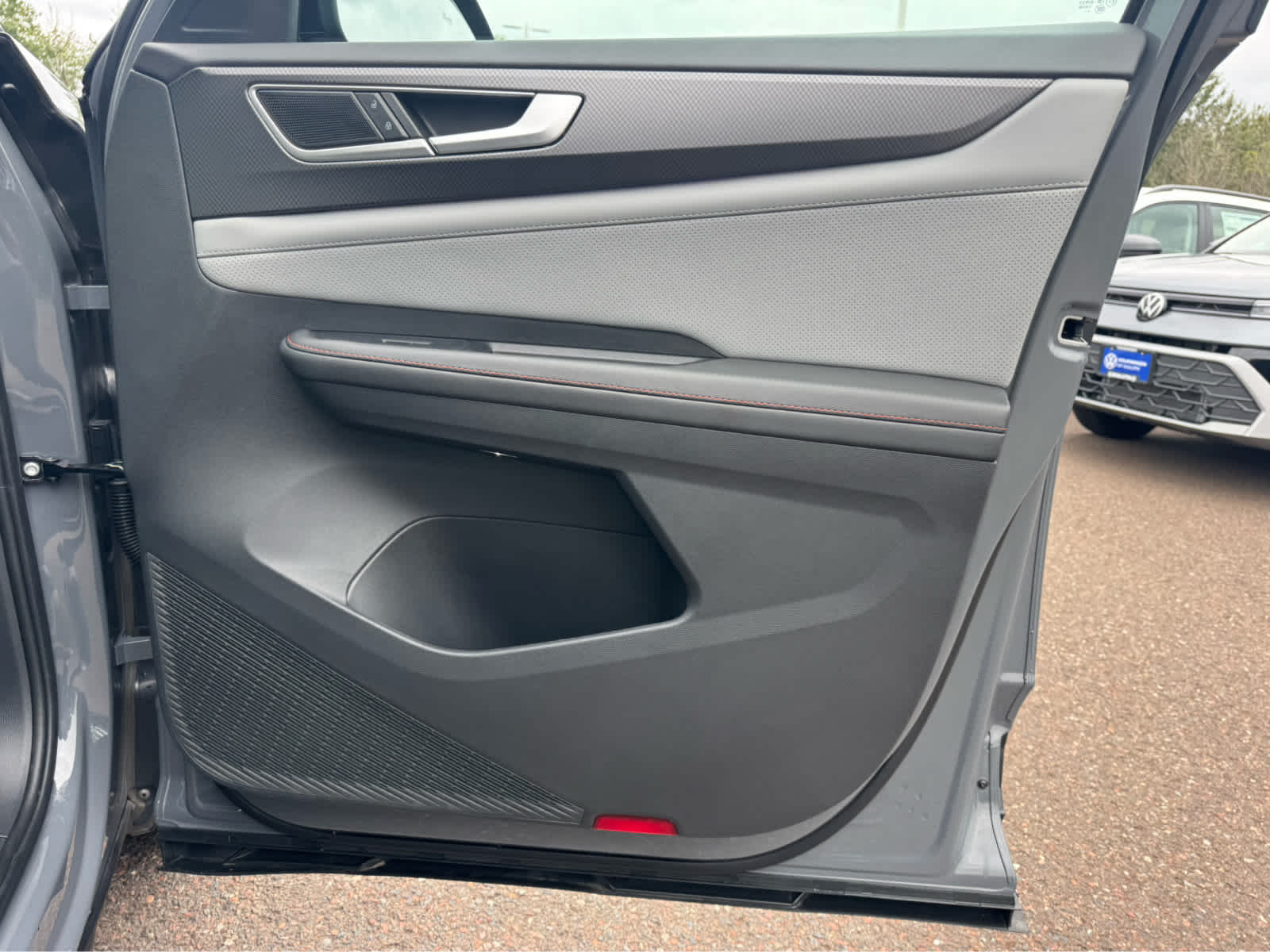 2025 Volkswagen Atlas Peak Edition SE photo 34