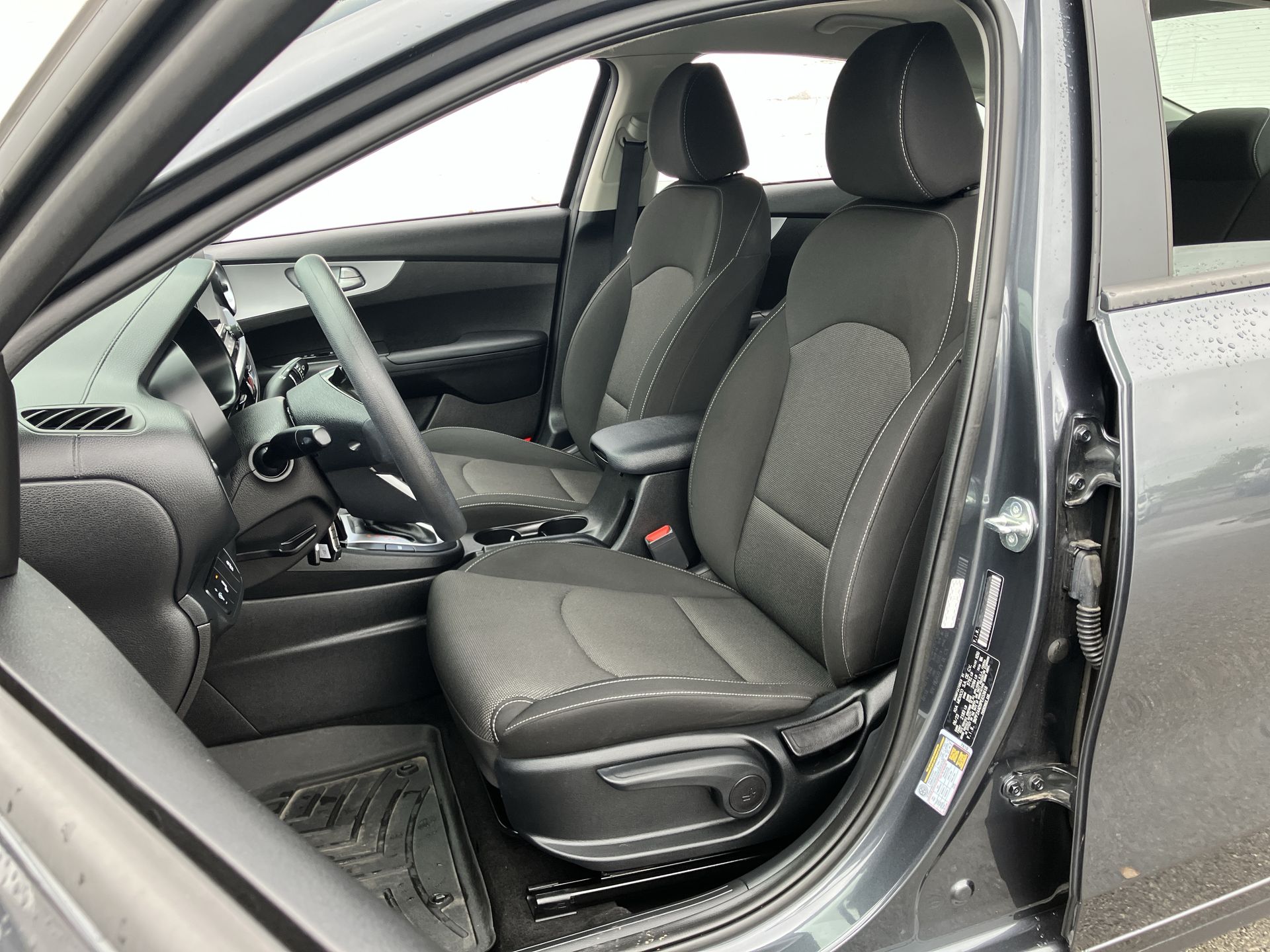 2023 Kia Forte LXS photo 9