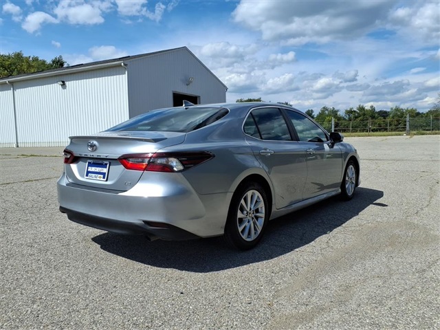 2023 Toyota Camry LE photo 7