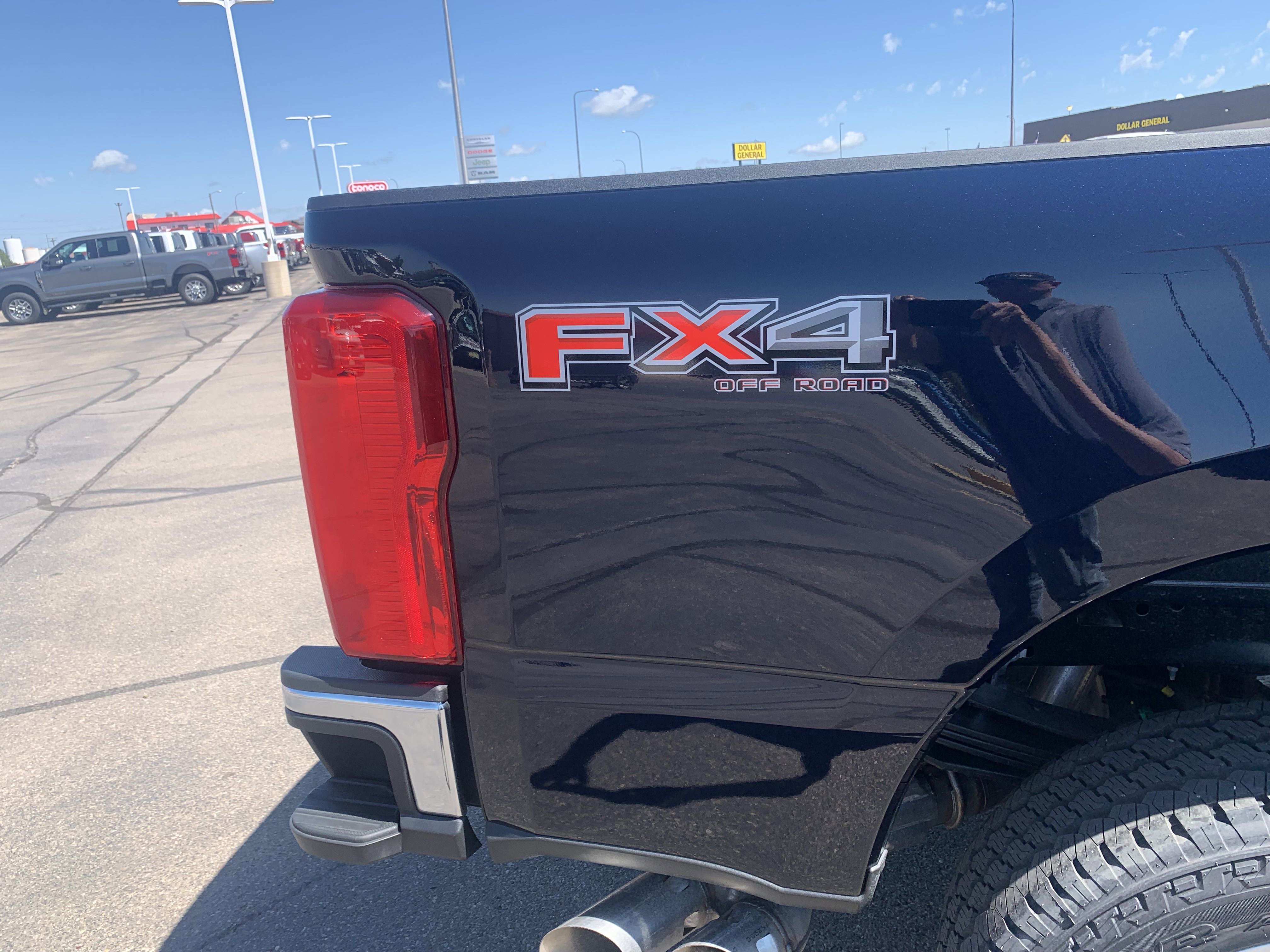 2025 Ford F-350 XLT photo 2