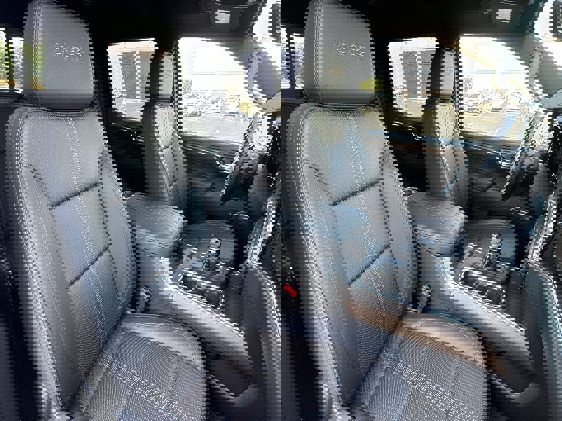 2024 Chevrolet Silverado 1500 High Country photo 25