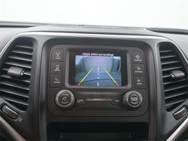 2015 Jeep Cherokee Sport photo 27