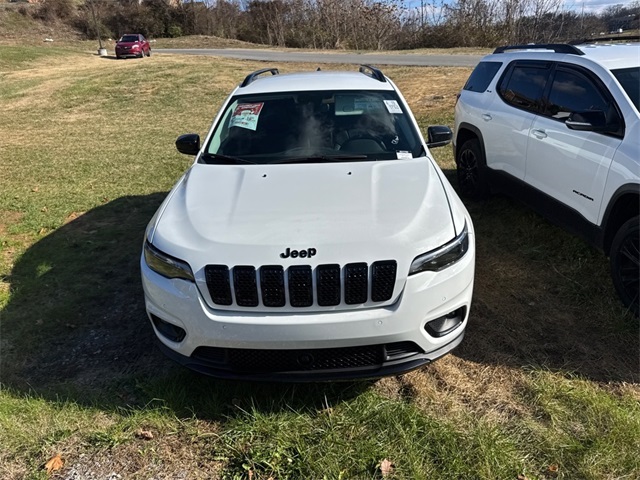 2023 Jeep Cherokee Altitude photo 2