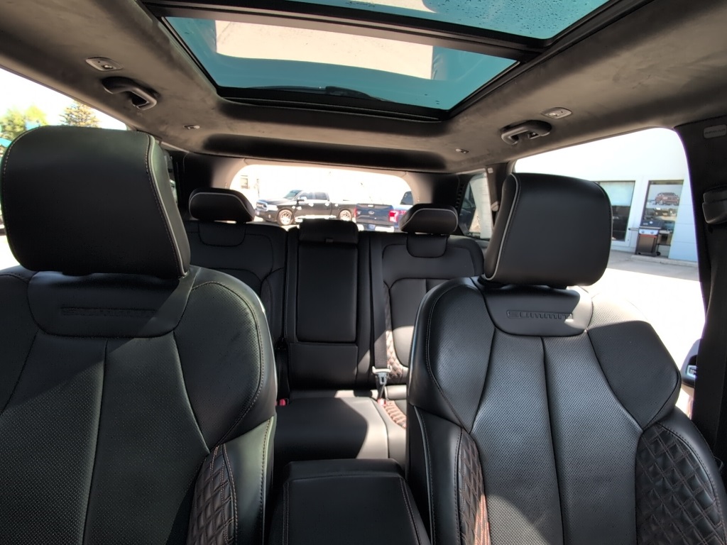 2022 Jeep Grand Cherokee Summit Reserve photo 31