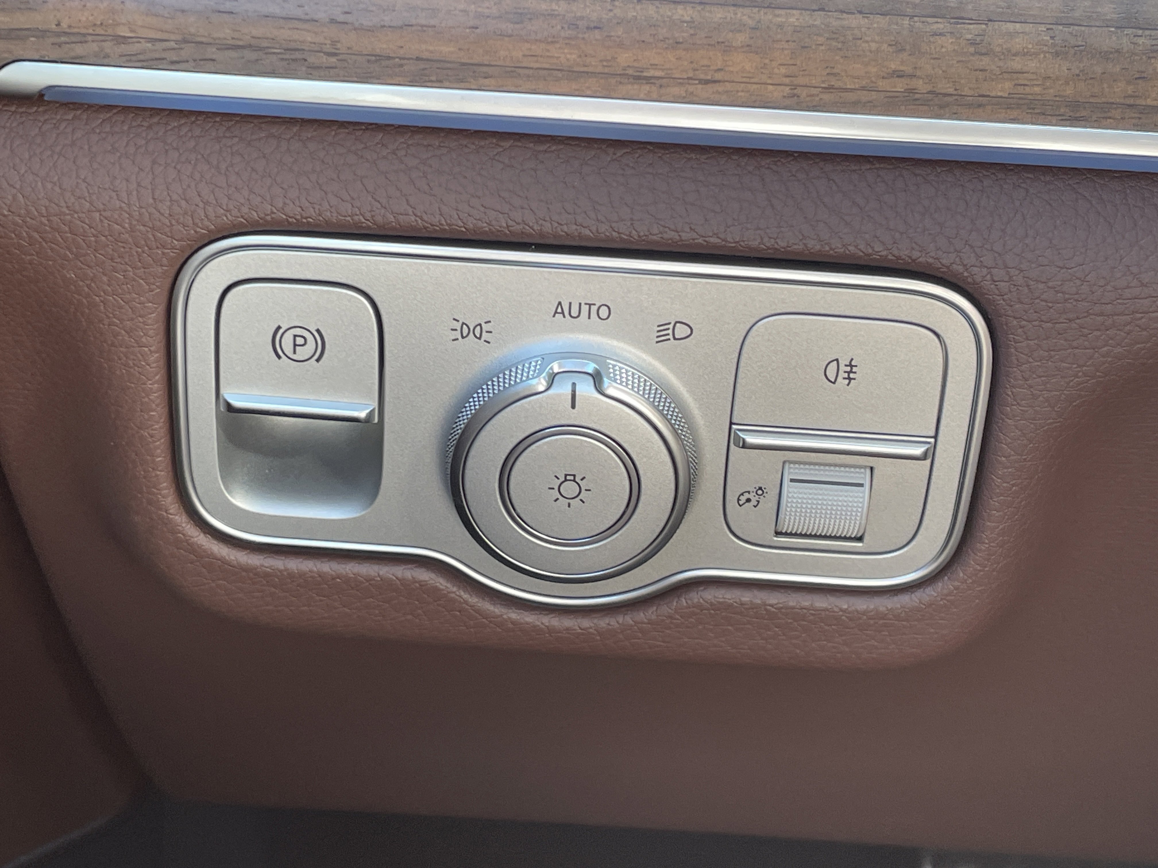 2026 Mercedes Benz GLS 450 4MATIC photo 2