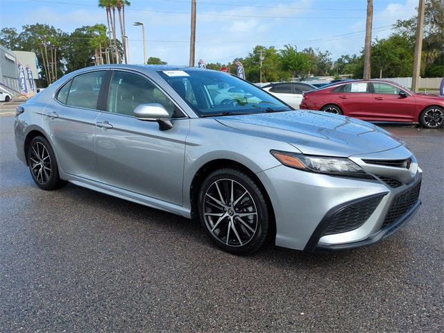 2024 Toyota Camry SE photo 2