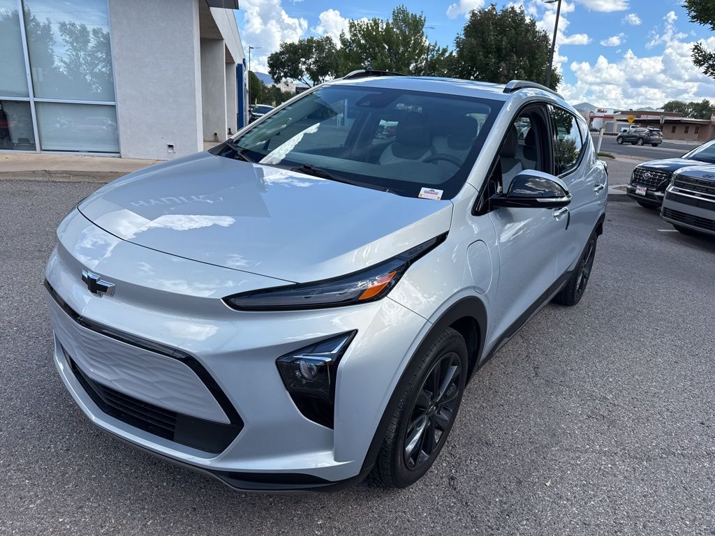 2022 Chevrolet Bolt EUV Premier photo 2