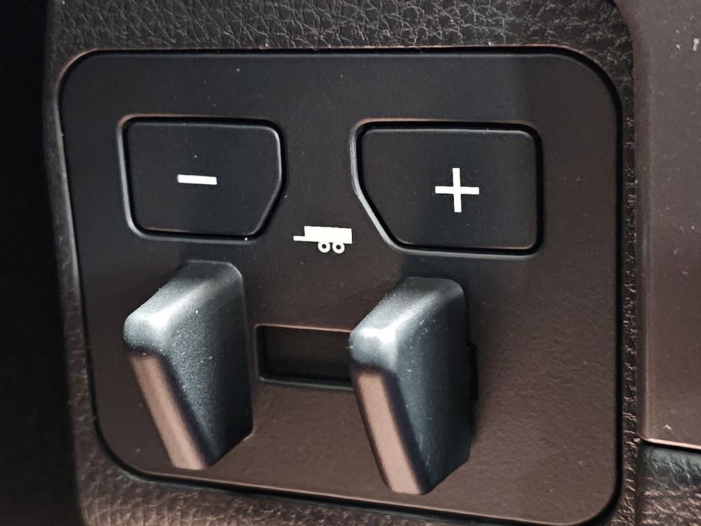 2025 Toyota Tacoma SR5 photo 29