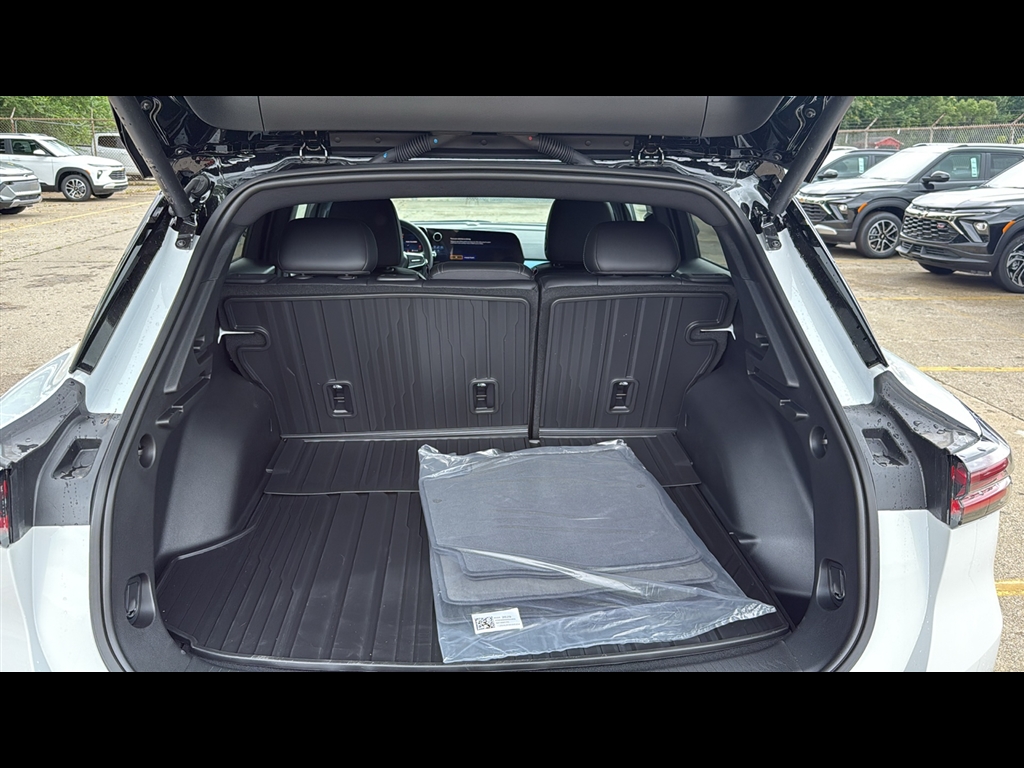 2025 Chevrolet Equinox EV 1LT photo 24