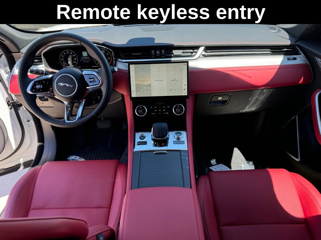 2025 Jaguar F-PACE P250 R-Dynamic S photo 8