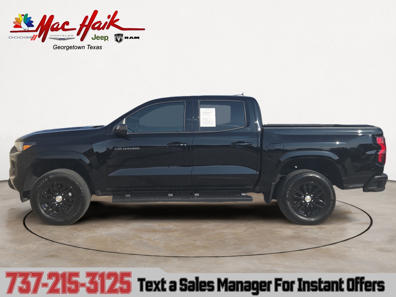 2024 Chevrolet Colorado LT photo 2