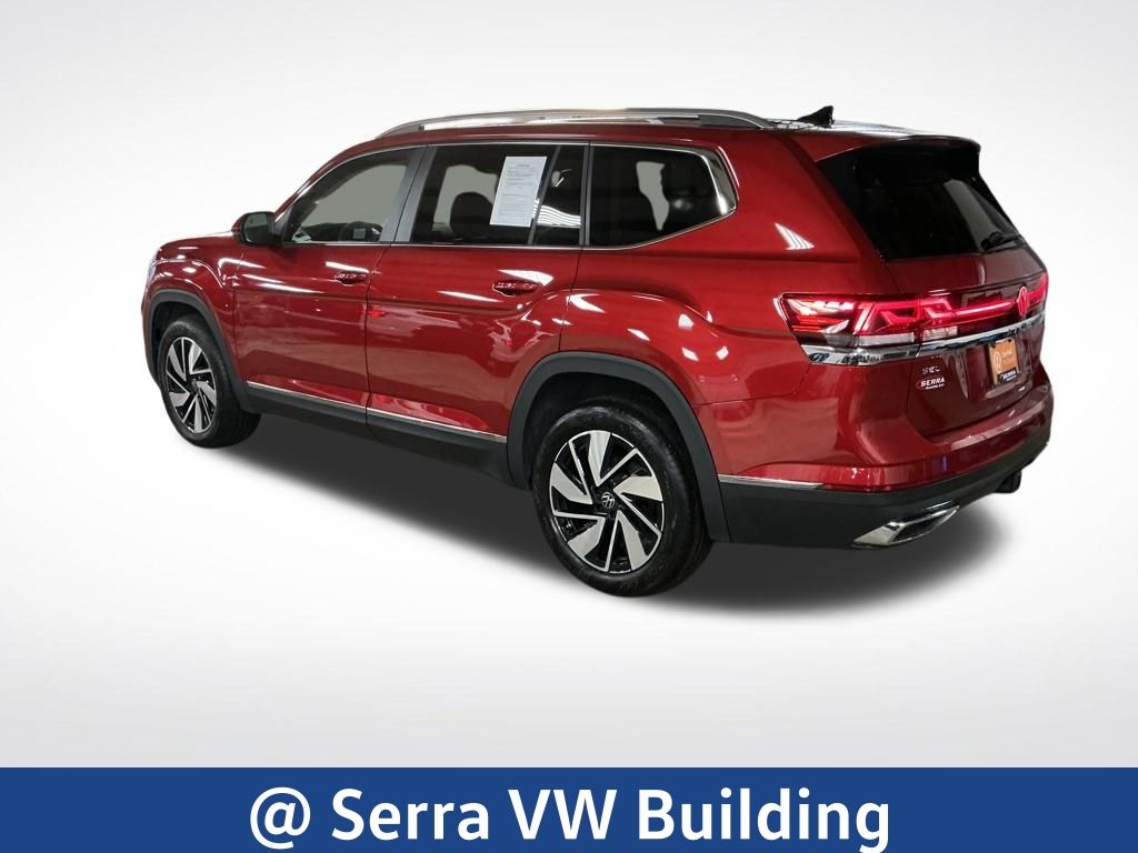 2024 Volkswagen Atlas SEL photo 2