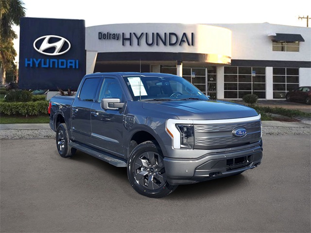 2023 Ford F-150 Lightning Lariat's photo