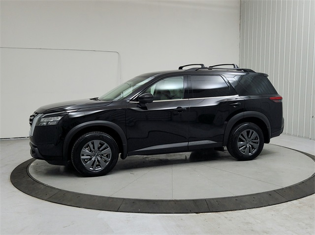 2025 Nissan Pathfinder SV photo 2