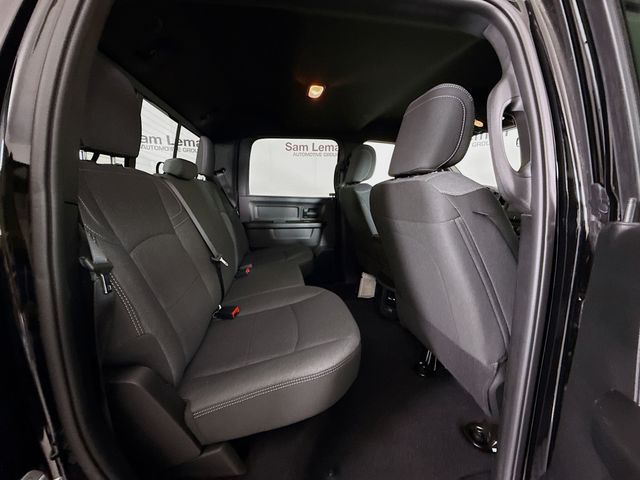 New 2024 Diamond Black Crystal Pearl-Coat Exterior Paint RAM Tradesman image 25