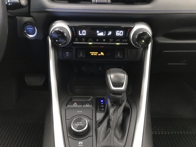 2022 Toyota RAV4 Hybrid SE photo 16
