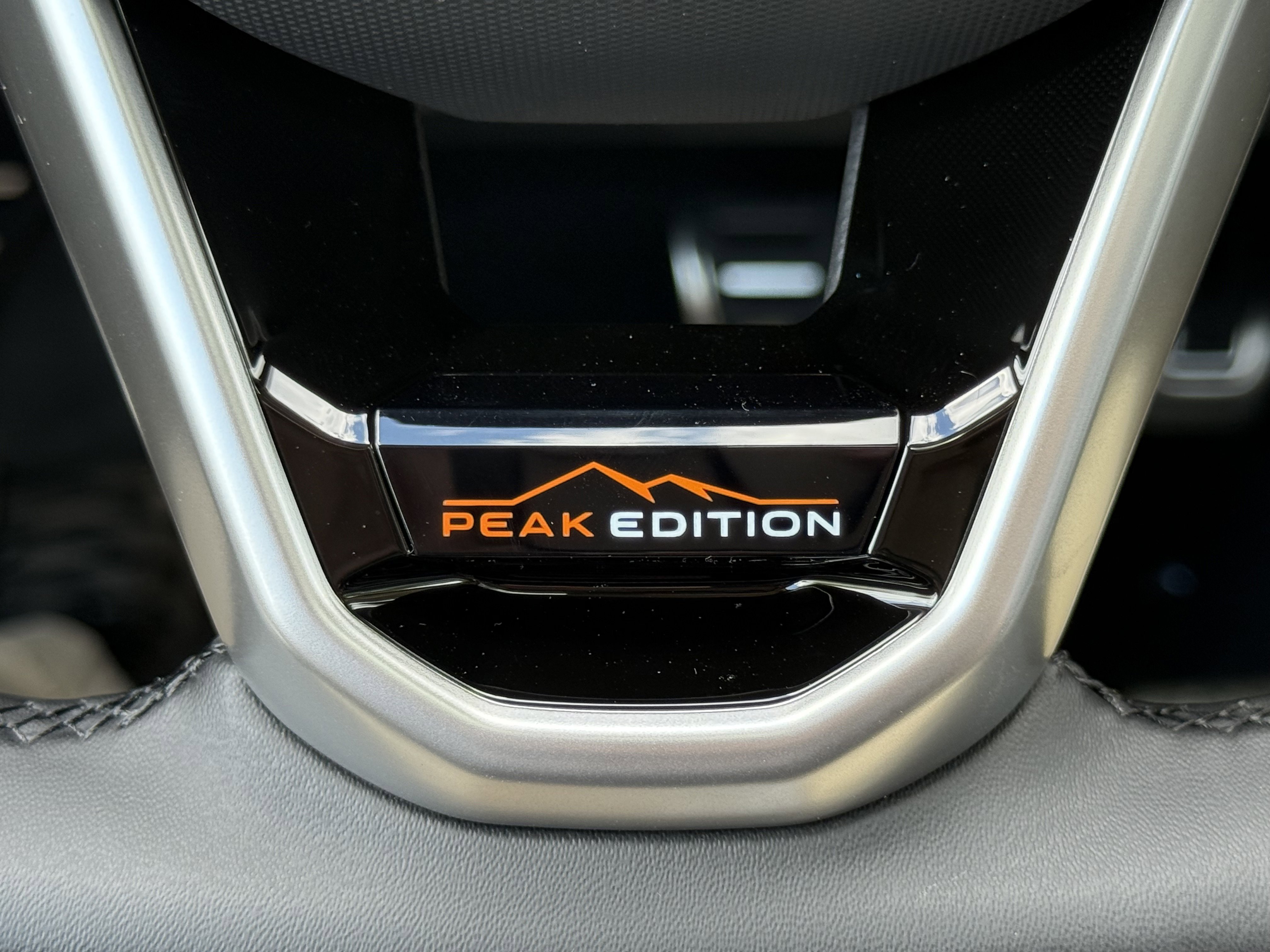 2026 Volkswagen Atlas Peak Edition SE photo 2