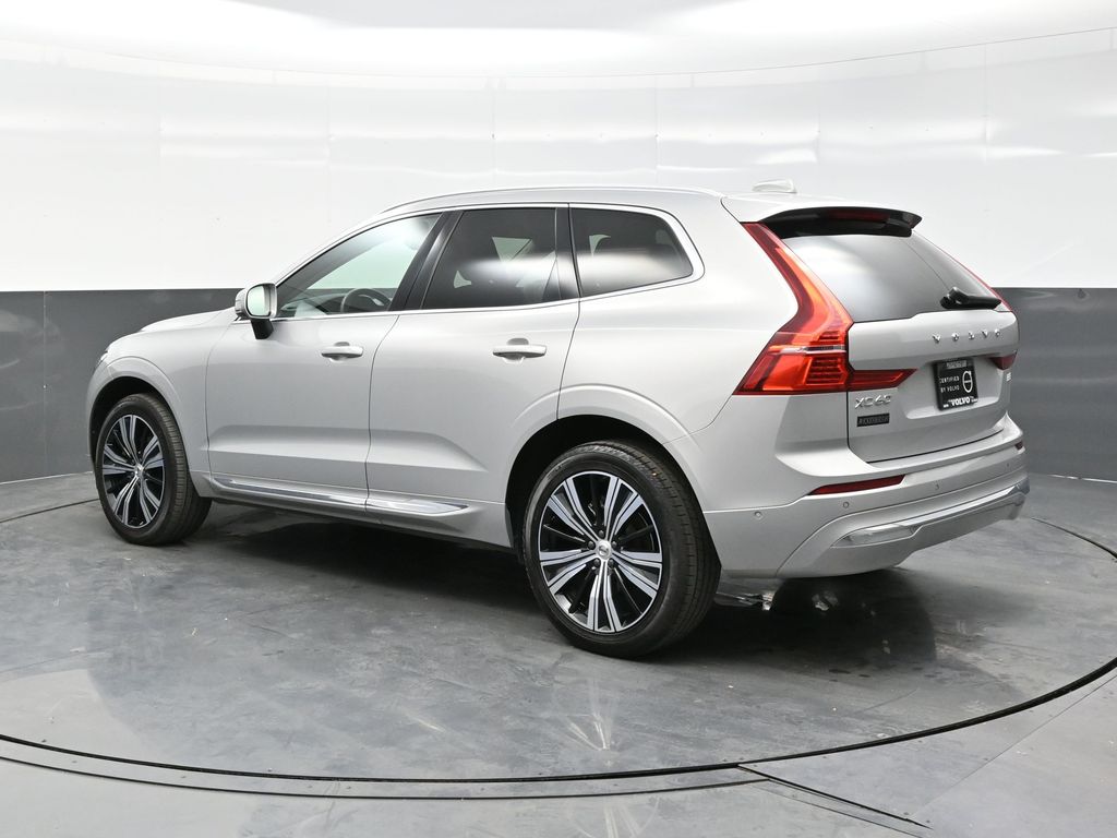 2023 Volvo XC60 B5 Plus photo 3