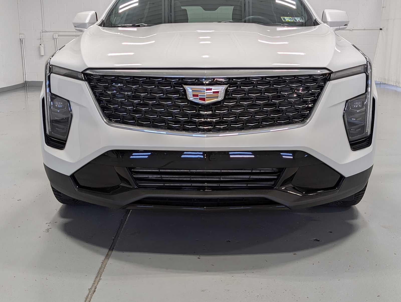 2024 Cadillac XT4 Premium Luxury photo 2