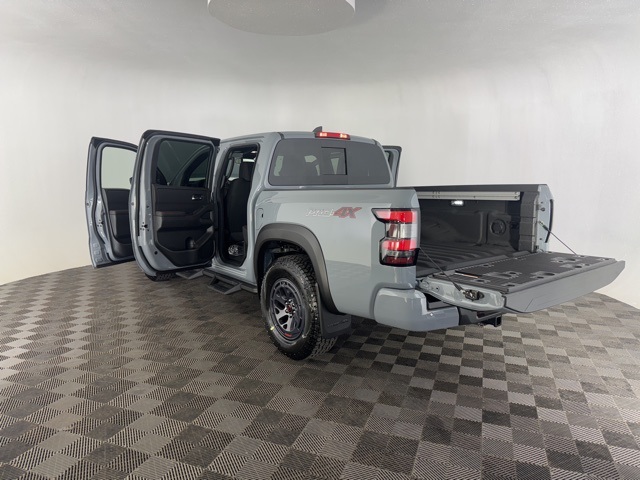 2025 Nissan Frontier PRO-4X photo 16