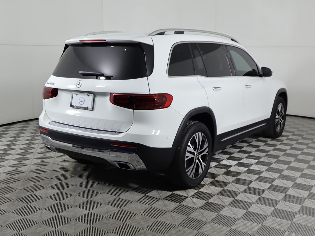 2025 Mercedes Benz GLB 250 photo 5