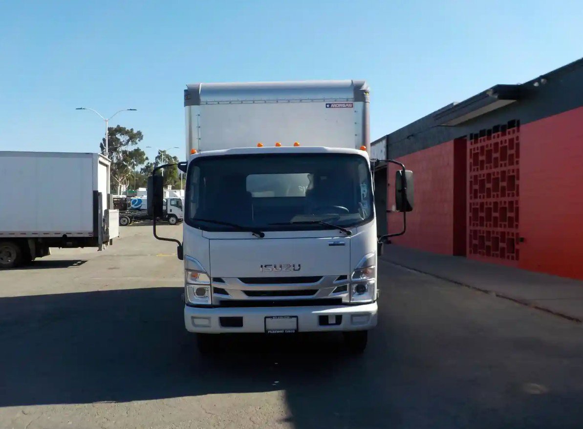 2024 Isuzu NRR Standard photo 3