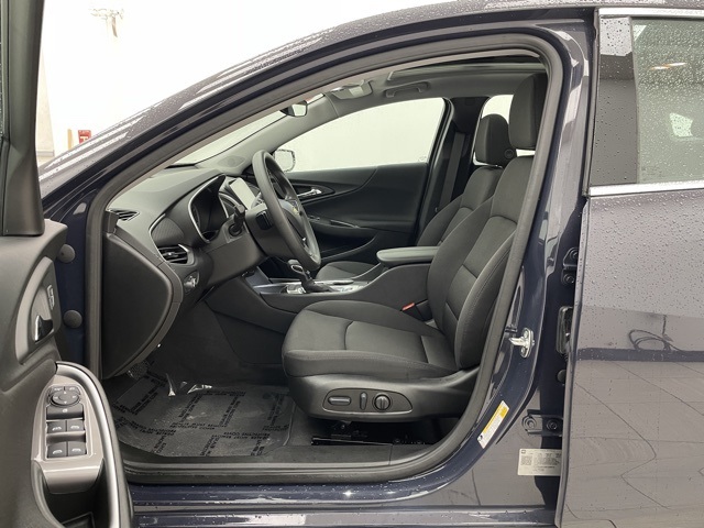 2025 Chevrolet Malibu 1LT photo 9