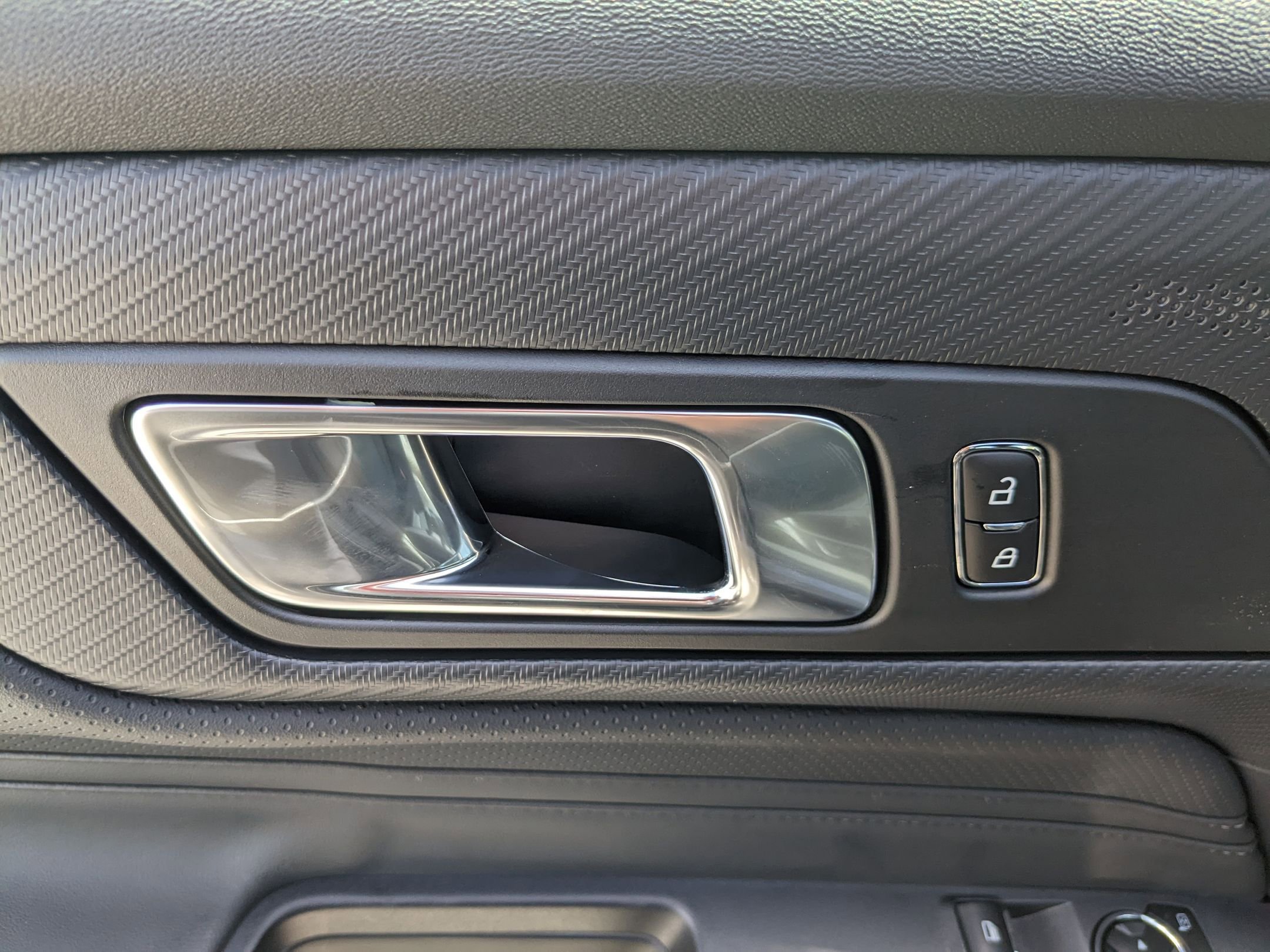 2025 Ford Mustang EcoBoost Premium photo 11