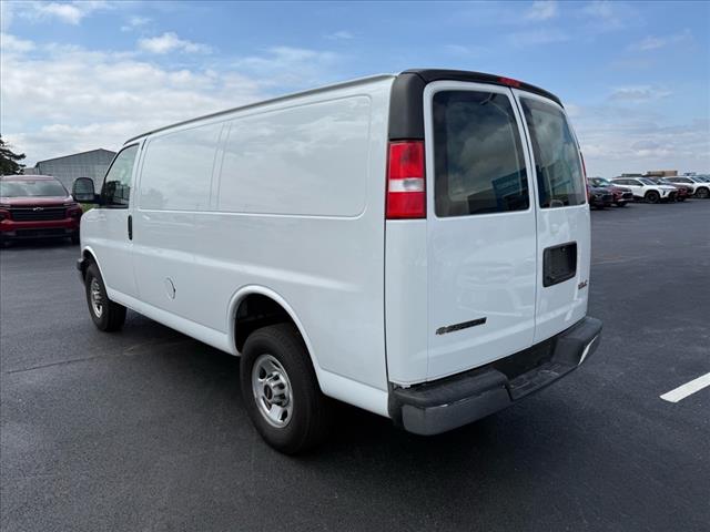 2022 Gmc Savana Cargo 2500 photo 2