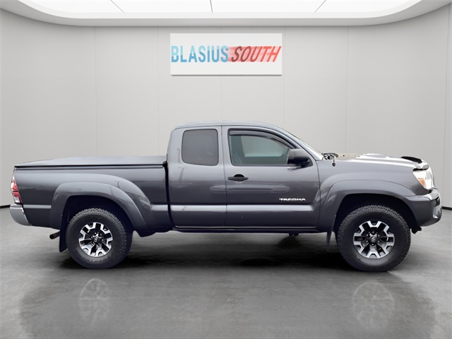 2012 Toyota Tacoma Base photo 2