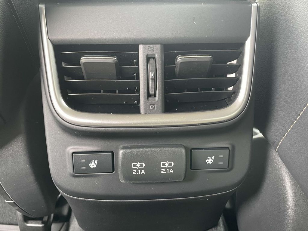 2022 Subaru Outback Limited photo 4