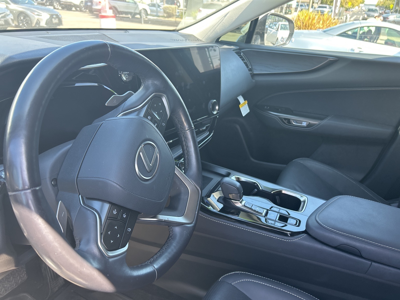 2023 Lexus NX 450h+ Luxury photo 9